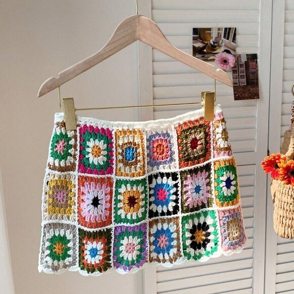 Multicolor Elegant Women's Colorful Floral Pattern Mini Knitted Skirt - Picture 2 of 3